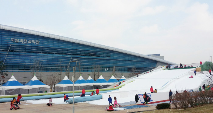 国立果川科学馆的户外雪橇场。